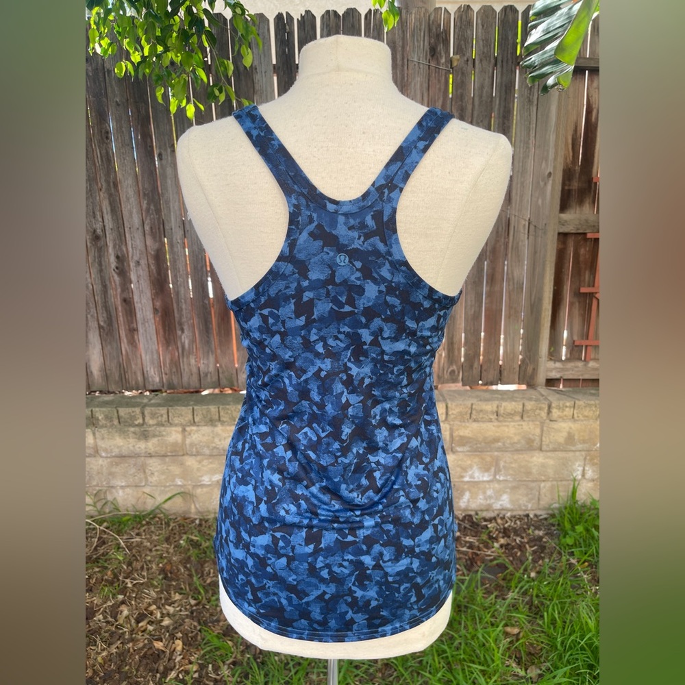 Lululemon Blue Print Women's Tank Top yoga Pilates outdoors summer Medium Large - Picture 3 of 6